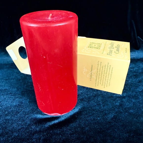 Williamsburg Candle 3 X 6 Red Pillar Boxed Sm Flaw Christmas Gift - Picture 1 of 10